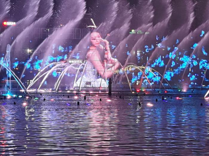 阜阳双清湾公园水秀表演 光影交织的视听盛宴