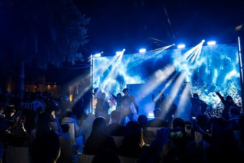 亚特兰蒂斯水世界水舞秀 全球线下首秀点燃跨年狂欢热潮